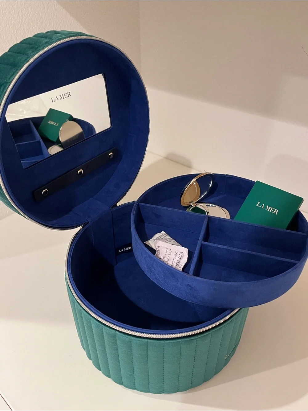 La Mer Teal Quilted Vanity Case/Jewelry Bag